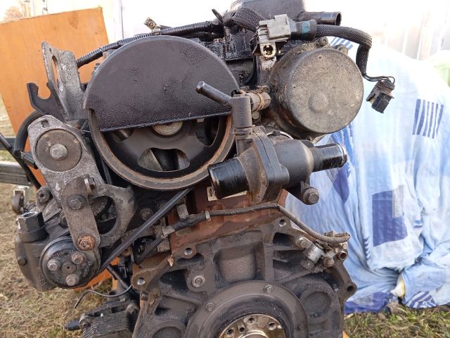 bontott FORD MONDEO III Motor (Fűzött blokk hengerfejjel)