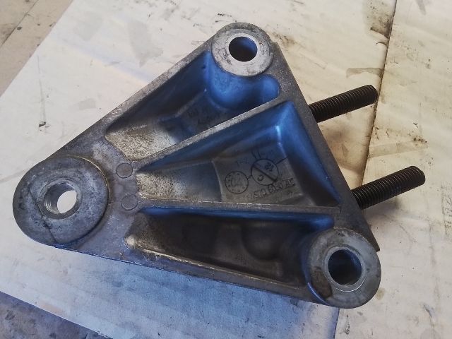 bontott FORD MONDEO III Motor Tartó Bak (Fém)