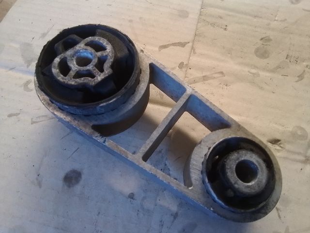 bontott FORD MONDEO III Motor Tartó Bak (Fém)