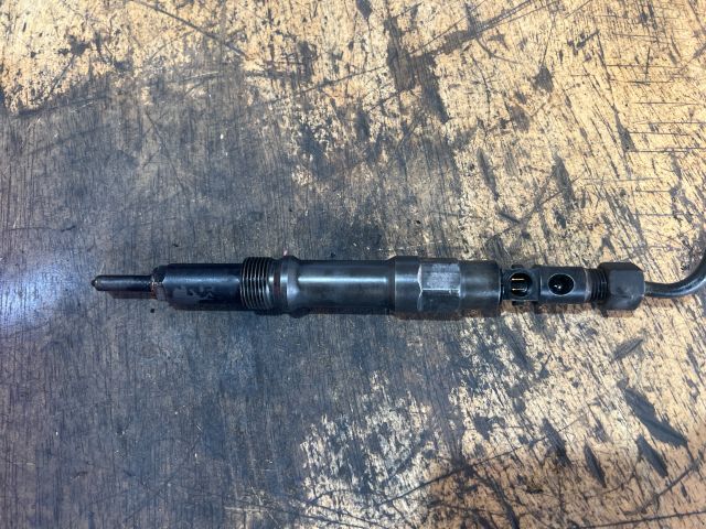 bontott FORD MONDEO III Porlasztó (1 db)