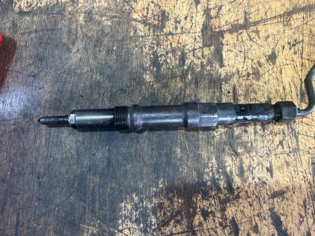 bontott FORD MONDEO III Porlasztó (1 db)