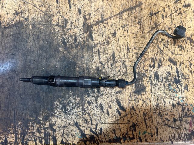 bontott FORD MONDEO III Porlasztó (1 db)