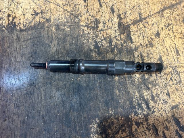 bontott FORD MONDEO III Porlasztó (1 db)