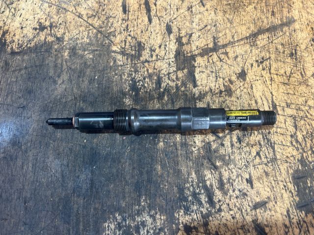 bontott FORD MONDEO III Porlasztó (1 db)