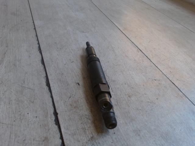 bontott FORD MONDEO III Porlasztó (1 db)