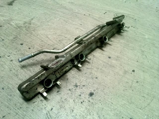 bontott FORD MONDEO III Porlasztó Sor / Híd