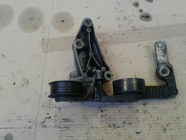 bontott FORD MONDEO III Szíjfeszítő Görgő