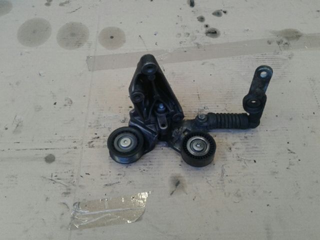 bontott FORD MONDEO III Szíjfeszítő Görgő