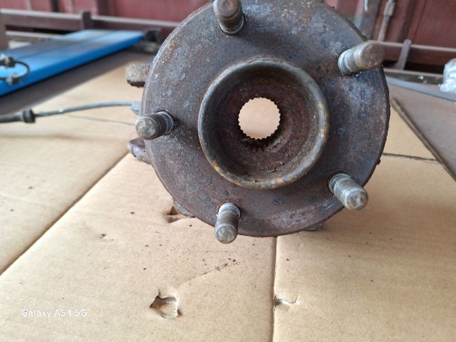 bontott FORD MONDEO III Bal első Csonkállvány Kerékaggyal