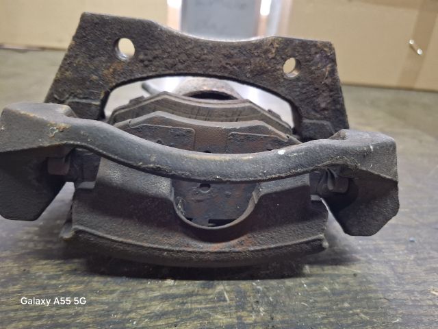 bontott FORD MONDEO III Bal első Féknyereg Munkahengerrel