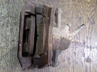 bontott FORD MONDEO III Bal első Féknyereg Munkahengerrel