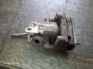 bontott FORD MONDEO III Bal hátsó Féknyereg Munkahengerrel