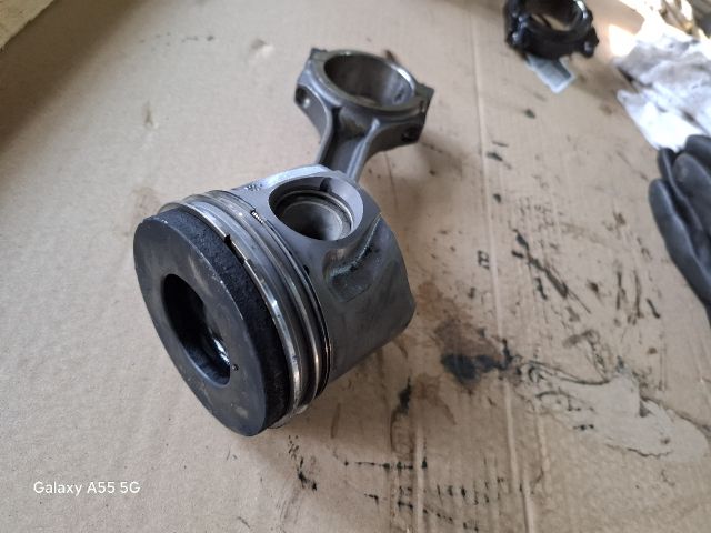 bontott FORD MONDEO III Dugattyú és Hajtókar