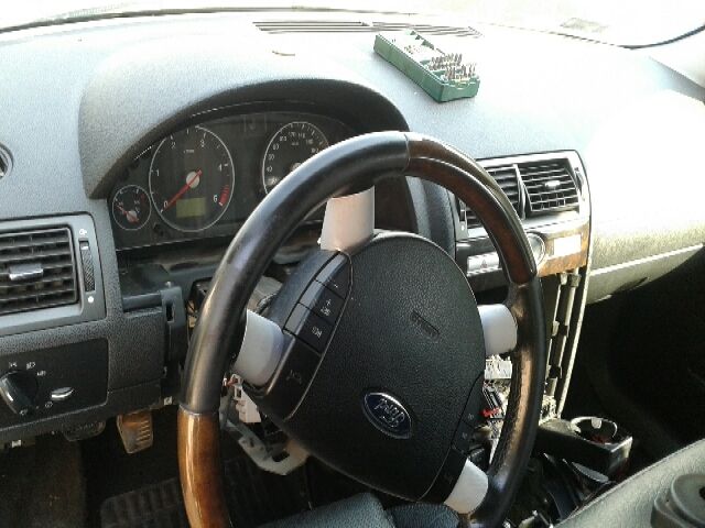 bontott FORD MONDEO III Jobb első Csonkállvány Kerékaggyal