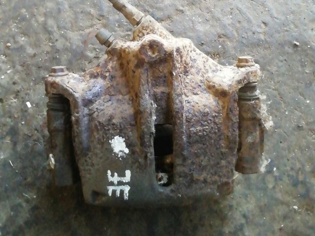 bontott FORD MONDEO III Jobb első Féknyereg Munkahengerrel