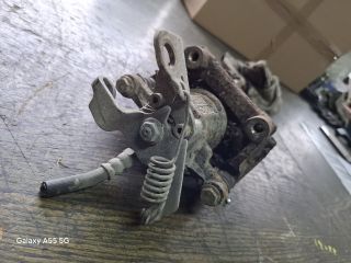 bontott FORD MONDEO III Jobb hátsó Féknyereg Munkahengerrel