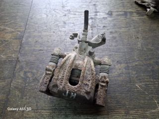 bontott FORD MONDEO III Jobb hátsó Féknyereg Munkahengerrel