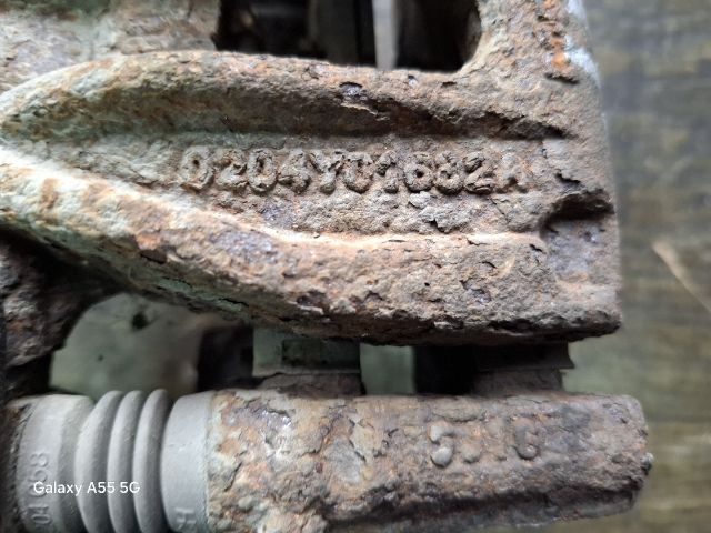 bontott FORD MONDEO III Jobb hátsó Féknyereg Munkahengerrel