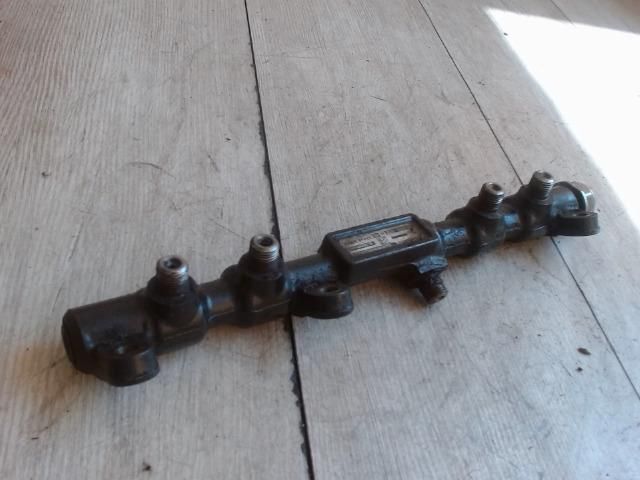 bontott FORD MONDEO III Közösnyomócső