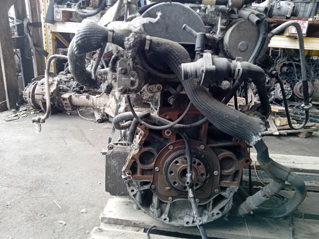 bontott FORD MONDEO III Motor (Fűzött blokk hengerfejjel)