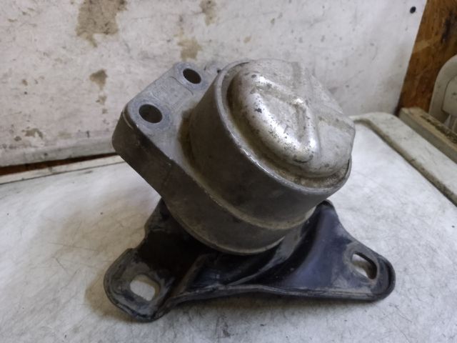 bontott FORD MONDEO III Motor Tartó Bak Jobb