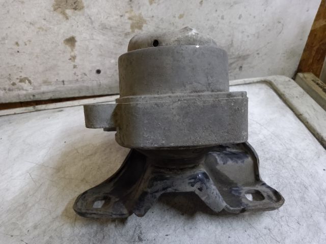 bontott FORD MONDEO III Motor Tartó Bak Jobb