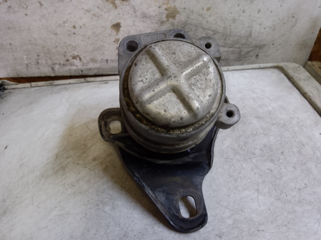 bontott FORD MONDEO III Motor Tartó Bak Jobb