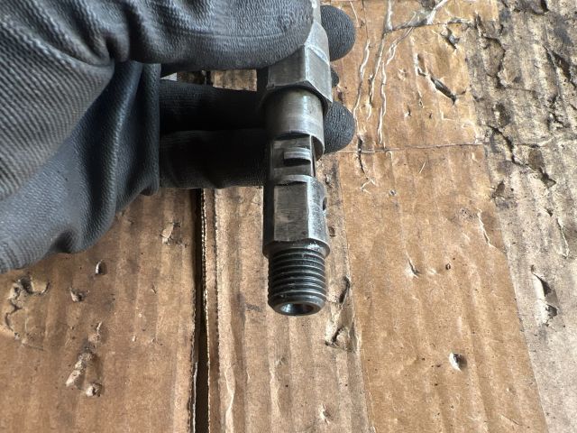 bontott FORD MONDEO III Porlasztó (1 db)