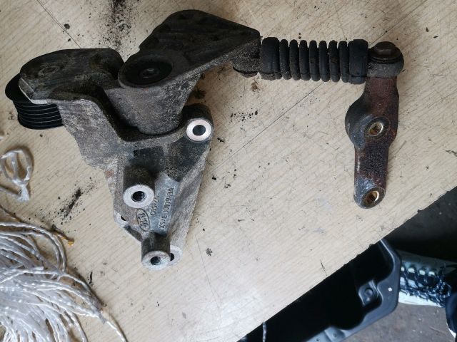 bontott FORD MONDEO III Szíjfeszítő Görgő