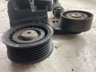 bontott FORD MONDEO III Szíjfeszítő Görgő