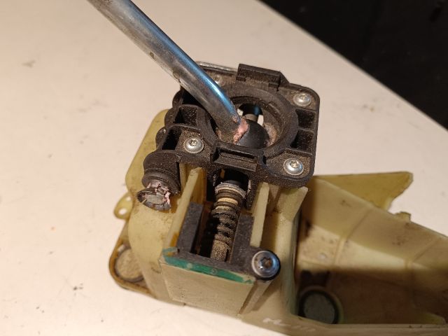 bontott FORD MONDEO III Váltó Kulissza