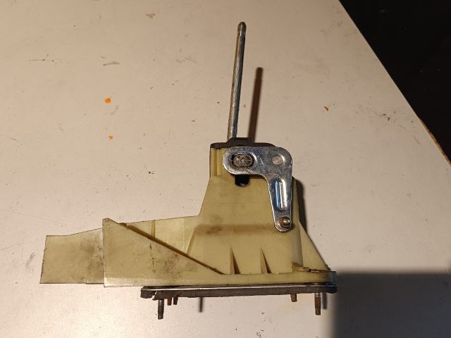 bontott FORD MONDEO III Váltó Kulissza