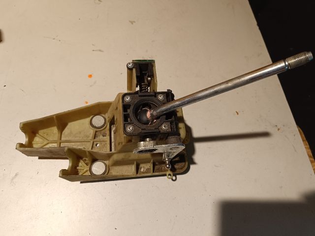 bontott FORD MONDEO III Váltó Kulissza