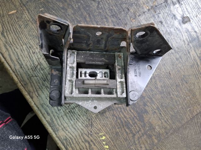 bontott FORD MONDEO III Váltó Tartó Bak (Pozíciófüggetlen)