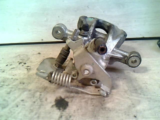 bontott FORD MONDEO III Jobb hátsó Féknyereg Munkahengerrel