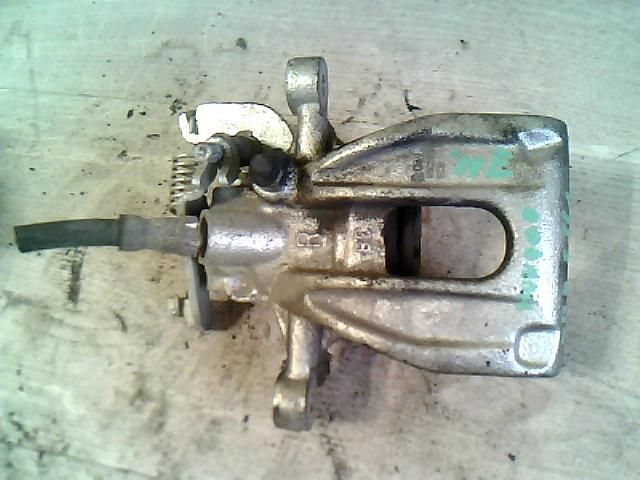 bontott FORD MONDEO III Jobb hátsó Féknyereg Munkahengerrel