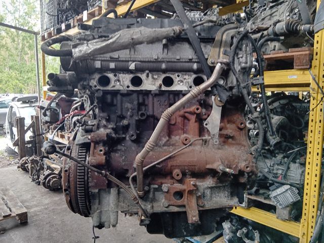 bontott FORD MONDEO III Motor (Fűzött blokk hengerfejjel)