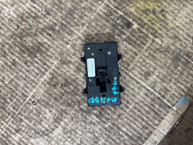 bontott FORD MONDEO III Ablakemelő Kapcsoló Négyes / Kettes