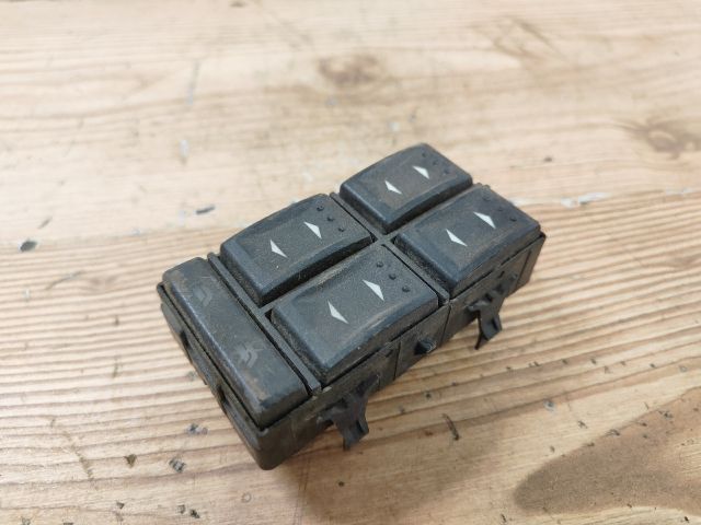 bontott FORD MONDEO III Ablakemelő Kapcsoló Négyes / Kettes