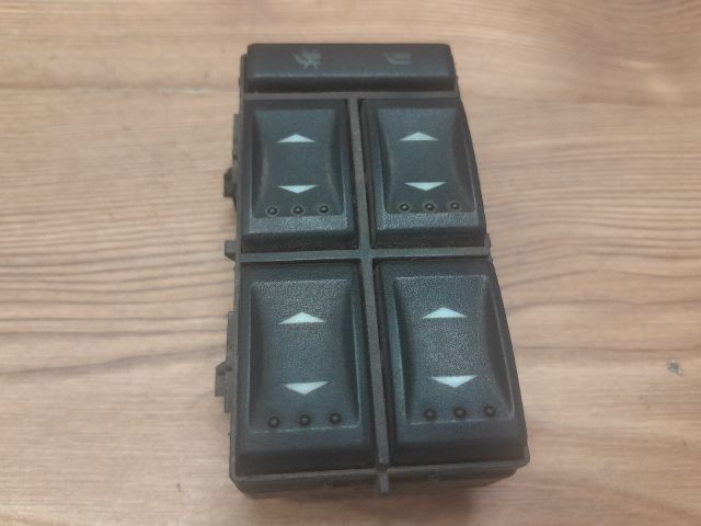 bontott FORD MONDEO III Ablakemelő Kapcsoló Négyes / Kettes