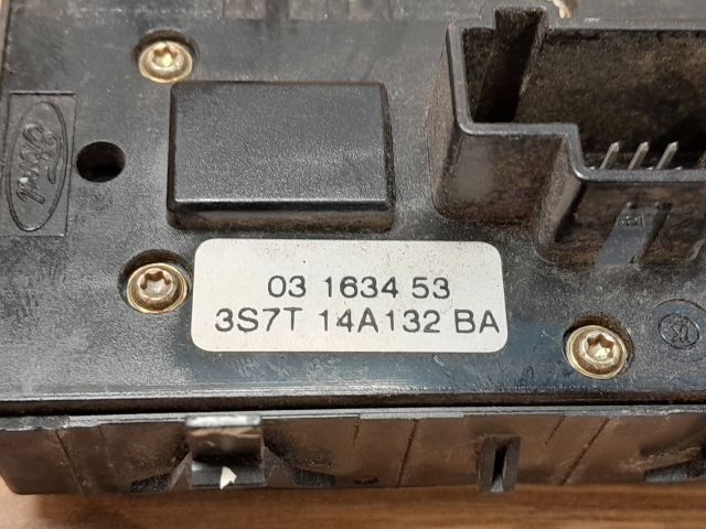 bontott FORD MONDEO III Ablakemelő Kapcsoló Négyes / Kettes