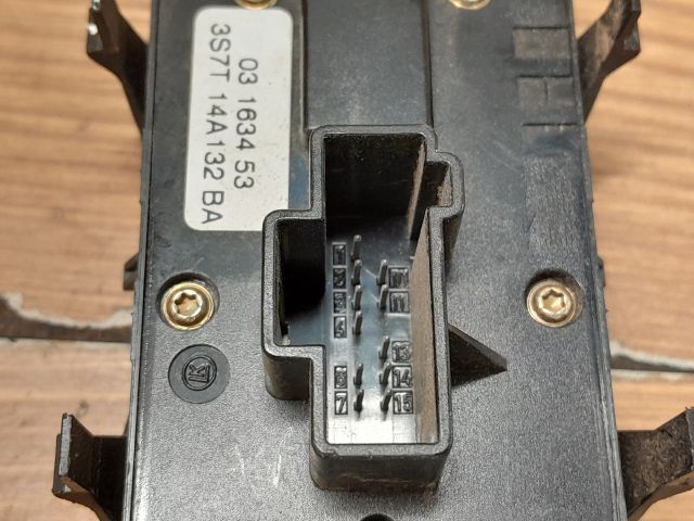 bontott FORD MONDEO III Ablakemelő Kapcsoló Négyes / Kettes