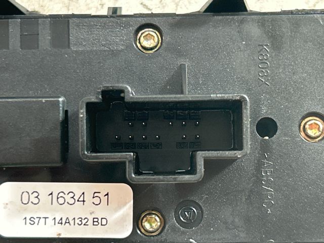 bontott FORD MONDEO III Ablakemelő Kapcsoló Négyes / Kettes