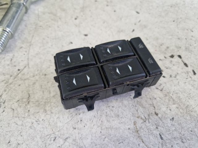 bontott FORD MONDEO III Ablakemelő Kapcsoló Négyes / Kettes