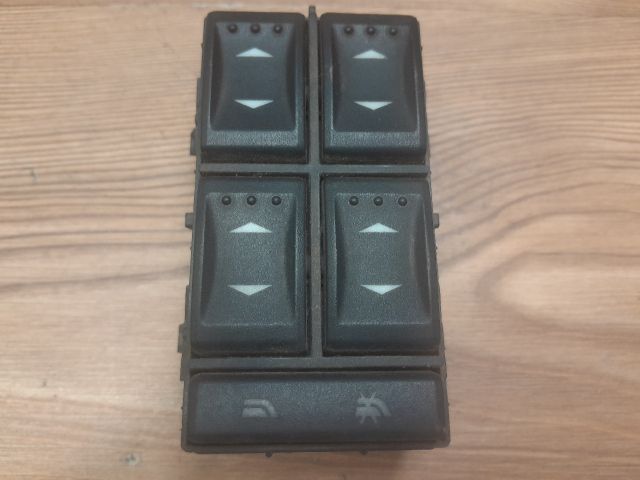 bontott FORD MONDEO III Ablakemelő Kapcsoló Négyes / Kettes