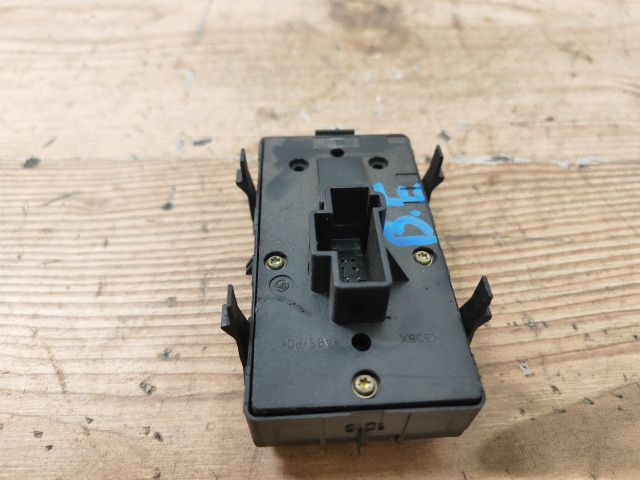 bontott FORD MONDEO III Ablakemelő Kapcsoló Négyes / Kettes