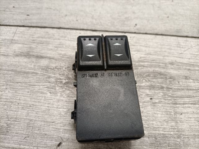 bontott FORD MONDEO III Ablakemelő Kapcsoló Négyes / Kettes