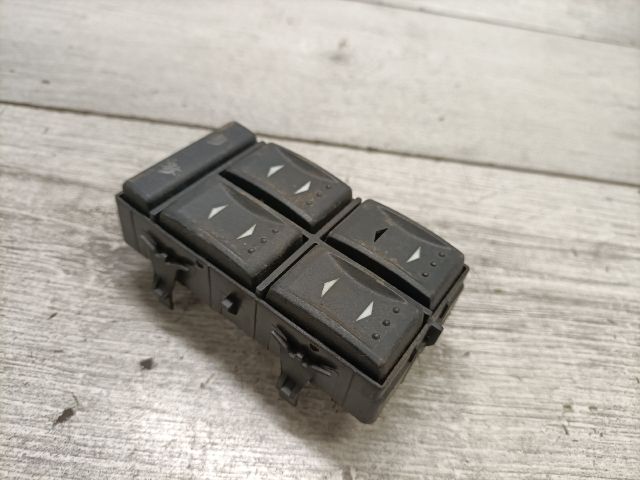 bontott FORD MONDEO III Ablakemelő Kapcsoló Négyes / Kettes