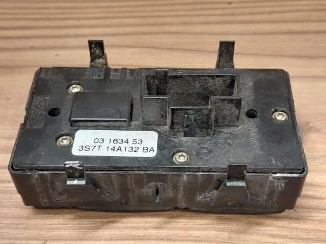 bontott FORD MONDEO III Ablakemelő Kapcsoló Négyes / Kettes