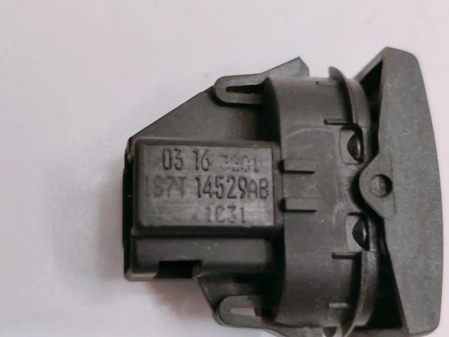 bontott FORD MONDEO III Ablakemelő Kapcsoló Négyes / Kettes